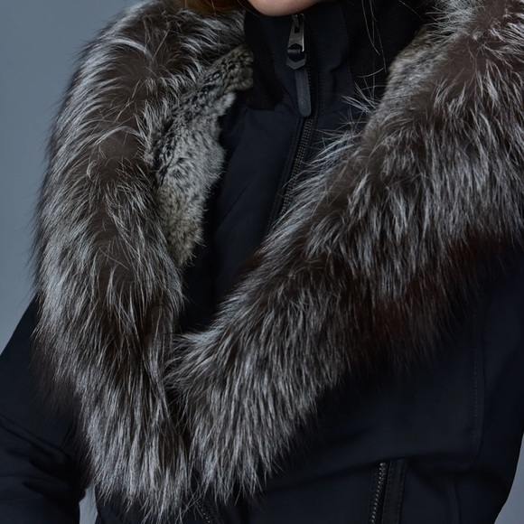 MACKAGE TRISH DOWN COAT WITH SILVER FOX FUR SIGNATURE COLLAR, BLACK, SIZE M - Picture 3 of 3